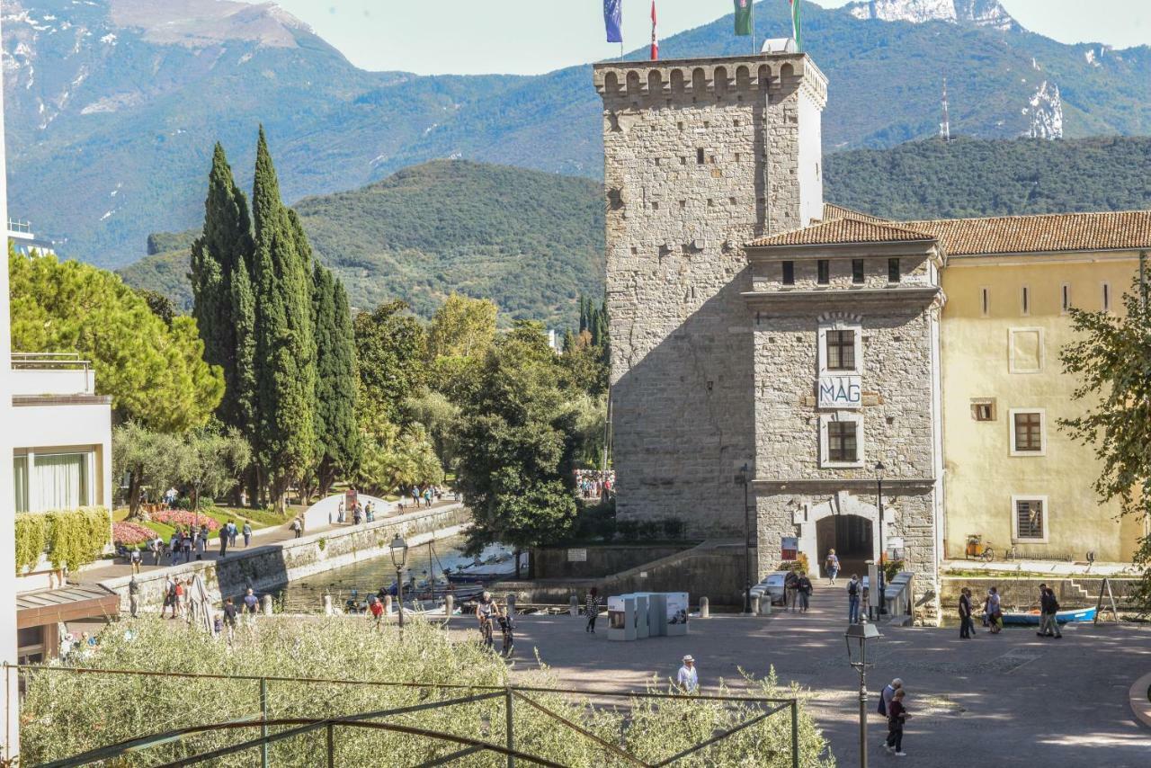 Queen Of The Lake Apartment Riva del Garda Luaran gambar